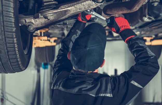 Servicer providing drivetrain services